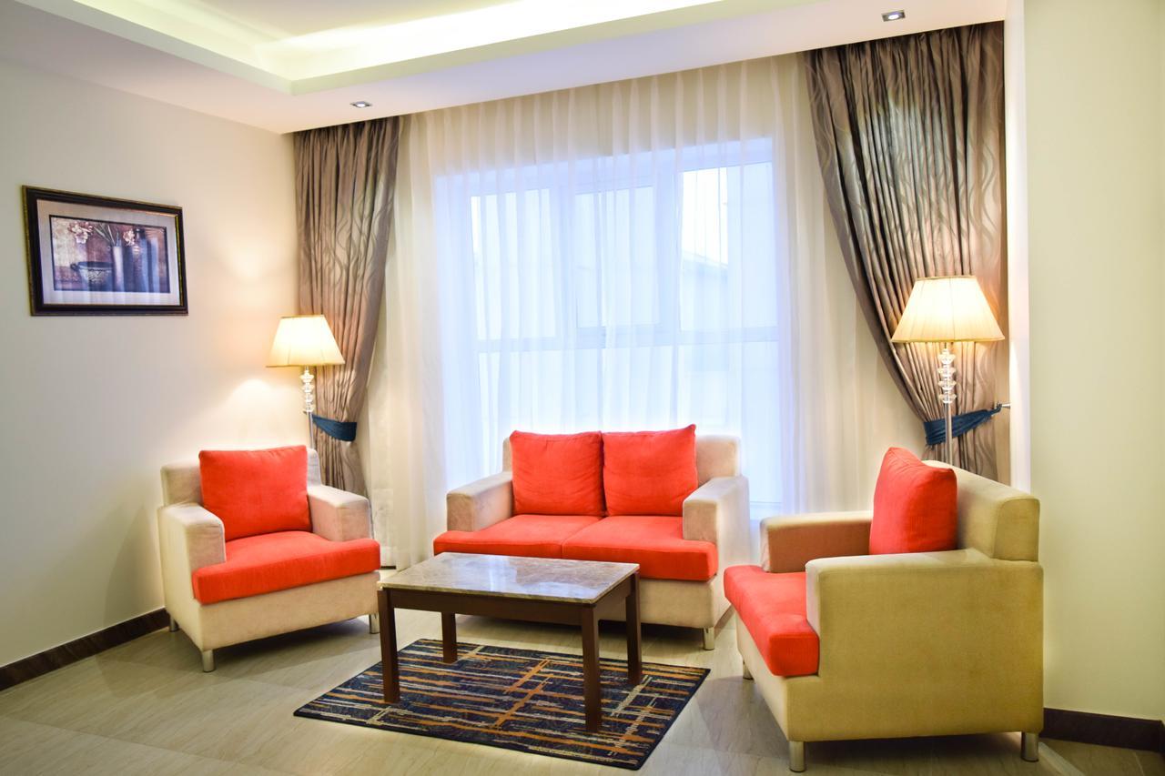 Rg Royal Hotel Bangalore Eksteriør billede
