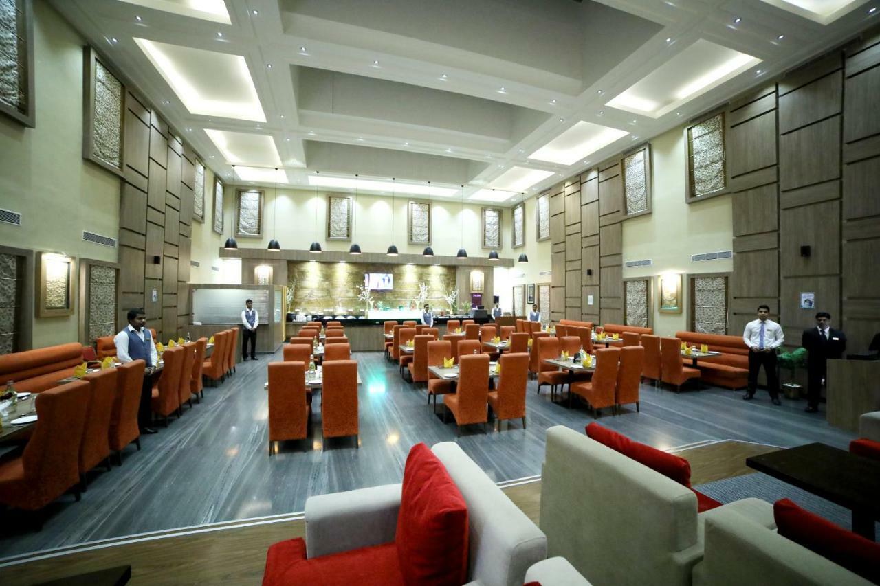 Rg Royal Hotel Bangalore Eksteriør billede