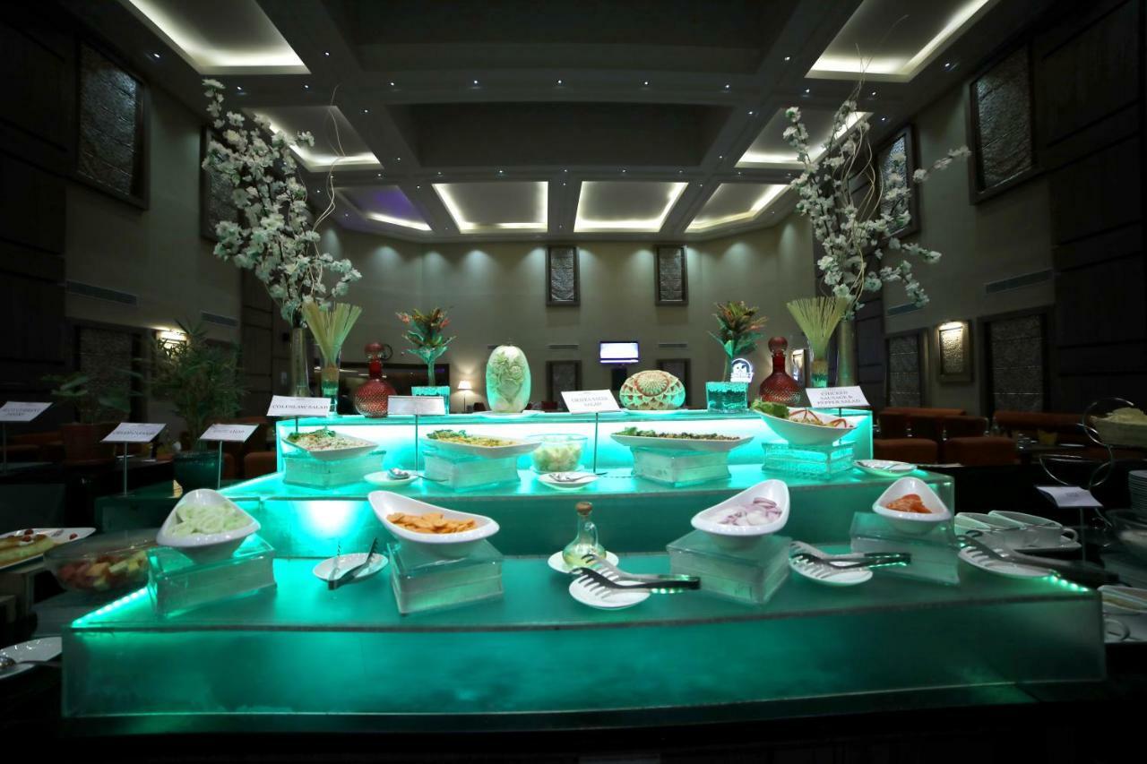 Rg Royal Hotel Bangalore Eksteriør billede